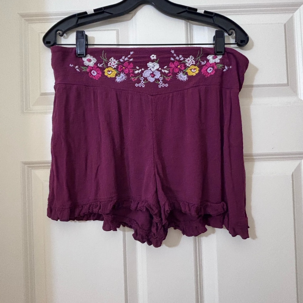 Maroon floral flowy shorts